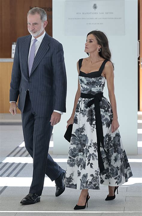 La Reina Letizia Derrocha Elegancia Con Un Carolina Herrera Antes De