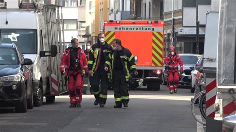 Brennende Person Von H Henrettung Gerettet Wohnung In Vollbrand In