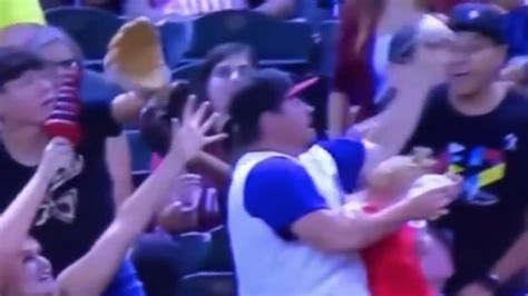 Formas De Atrapar La Pelota En Beisbol Formas De Fildear Una Rola