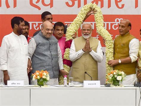 Narendra Modi Elected As Leader Of Nda Leaders Congratulate Oneindia