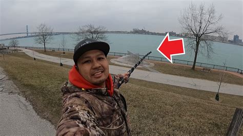 SHORE JIGGING FOR EARLY SPRING WALLEYE 2023 Detroit River Fishing