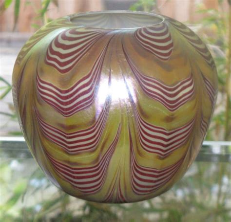 Quezal Art Glass Rose Water Vase Circa 1902 Collectors Weekly