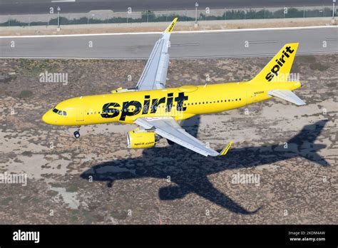 Aterrizaje De Aviones Airbus A De Spirit Airlines Aerol Nea De Bajo