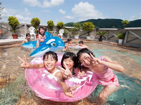 〜露天プールはじめました〜夏休み限定 9階「空中露天風呂」がお子様用プールに【嬉野温泉・ホテル華翠苑（かすいえん）】｜大成不動産システム