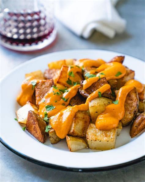 Spanish Patatas Bravas Recipe Patatas bravas recipe, Tapas recipes