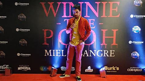 Premiere mundial de Winnie The Pooh Miel y Sa e Actores y más