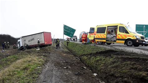 Ketten Haltak Meg Egy Szolnoki Balesetben Origo