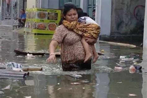 Dua RT Dan Satu Ruas Jalan Di Jakut Masih Terendam Banjir Rob ANTARA News