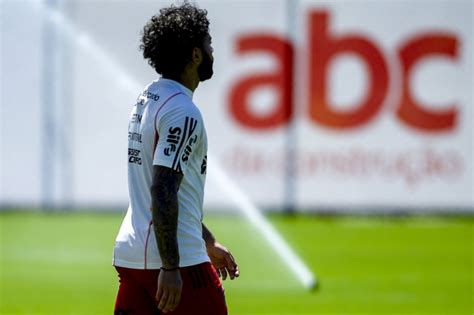 Flamengo provoca Vasco foto de treino preparatório para a semifinal