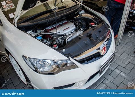 Honda K20 I Vtec On Honda Civic Type R Fd2 Editorial Image Image Of Power Assembled 249072360