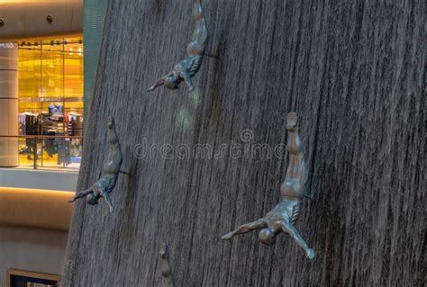 Dubai Mall Waterfalls Editorial Image Image Of Middle 309346290