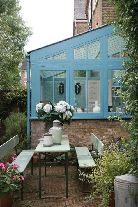 13 striking shed paint ideas for a speedy garden update | Real Homes