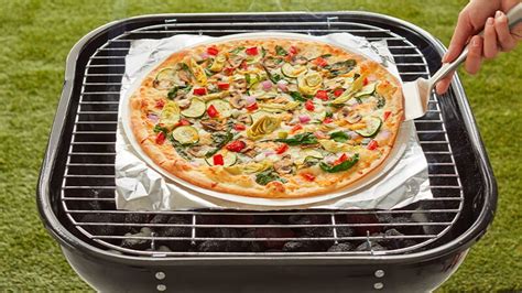 How To Make Pizza On A Charcoal Grill Papa Murphys