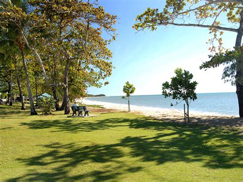 Australis Cairns Beach Resort - Tropical North