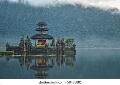 Pura Ulun Danu Bratan Lake Bratan Stock Photo (Edit Now) 76685989