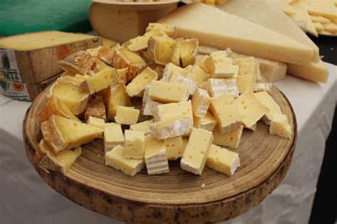 Feria Del Queso De Montanejos Prueba Los Mejores Quesos Valencianos