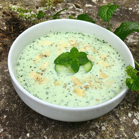 Soupe froide de menthe concombre à lhuile de lin bio Ysabelle Levasseur