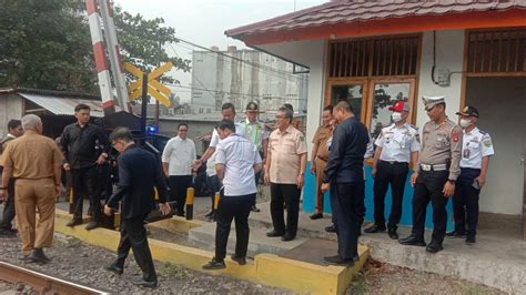 Unit Pos Jaga Dan Palang Pintu Di Muara Enim Resmi Dioperasikan