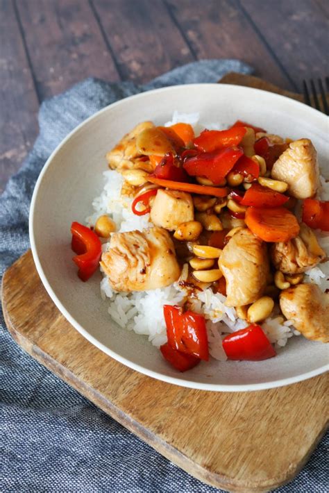 Gong Bao Chicken Kinesisk Ret Med Kylling Grøntsager Og Peanuts