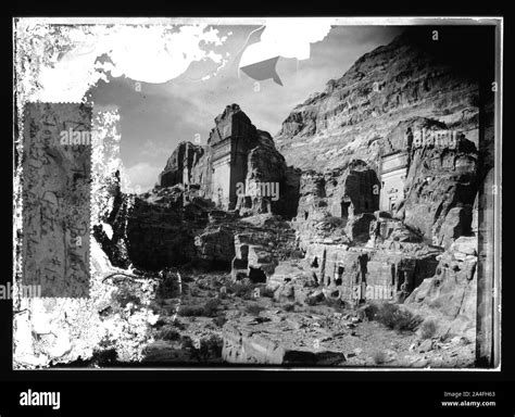 Tombs in Petra Stock Photo - Alamy