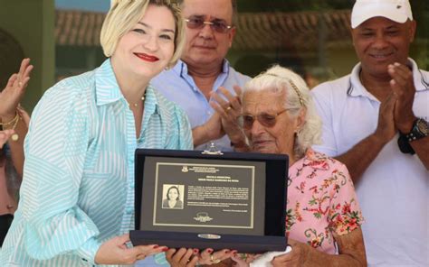 No Dia Das Crian As Prefeita De Araruama Entrega Nova Escola De Tempo