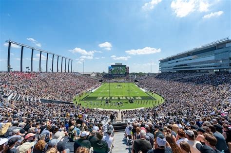 Syracuse players ready for ‘rowdy’ crowd at Purdue’s Ross-Ade Stadium ...