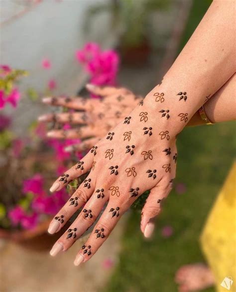 Pin By Yvonne Taferner On Henna In Pretty Henna Designs Henna