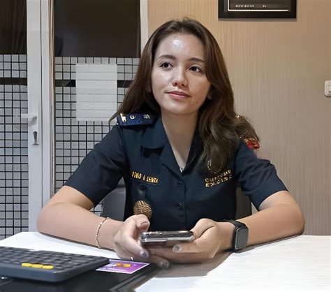 Situmorang Bea Cukai Sebagai Community Protector