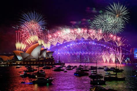 Sydney Kicks Off The New Year Party In Vintage Style