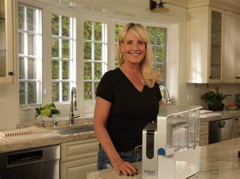 Erin Brockovich Is Warning About An Emerging Drinking Water Crisis In