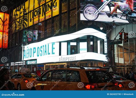 Fachada Del Famoso Centro Comercial Aeropostale En Times Square En