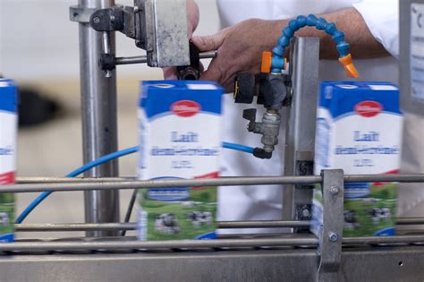 Question pas bête pourquoi le lait est il blanc