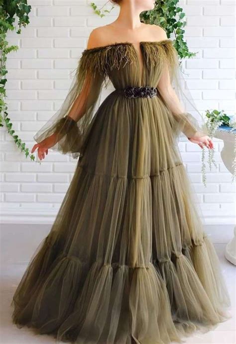 Pin By Minyar Mannou On Belle Soir E Prom Dresses Long With Sleeves