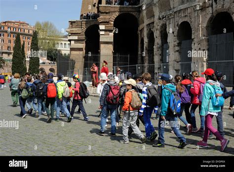 Italy Rome School Group And Colosseum Stock Photo Alamy