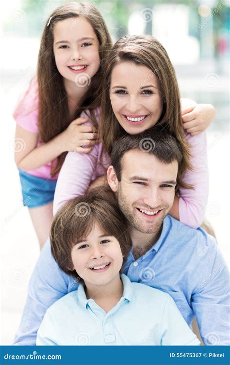 Familia Al Aire Libre Imagen De Archivo Imagen De Amor 55475367