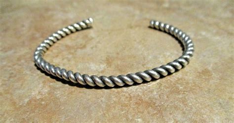 FINE Thin Vintage Navajo Sterling Silver TWISTED ROPE Gem