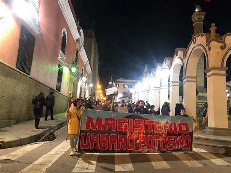 Tercer Contingente Del Magisterio Urbano Va A La Paz Para Protestar