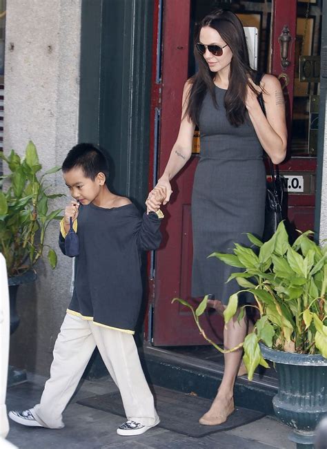 Angelina Jolie Maddox Jolie-pitt Photos - Angelina and Maddox Shopping ...