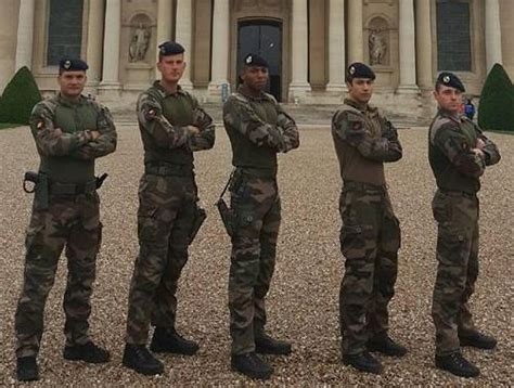 Sentinelle Un Sauvetage P Rilleux Men Paris Par Soldats Du E