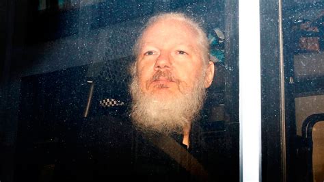 Suecia reabre caso de violación contra Julian Assange Internacional