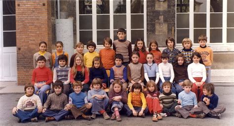 Photo De Classe CM1 Mme Veuillet De 1975 ECOLE ANTOINE CHARIAL