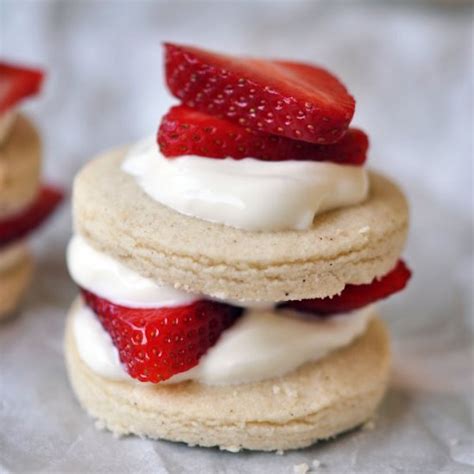 Shortbread With Strawberry And Yogurt Edible Crafts