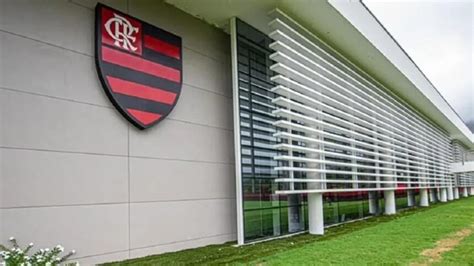 Flamengo Fecha Acordo Para Contratar 4 Jogadores E Inicia Conversas Por