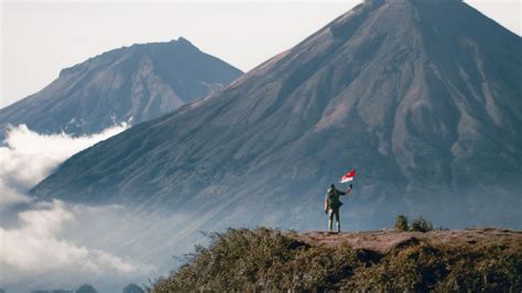 Puncak Gunung Salak Di Jawa Barat Penuh Misteri Namun Diminati Pendaki