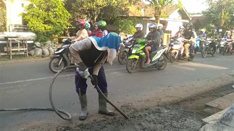 Proses Pelebaran Bahu Jalan Cor Beton Youtube