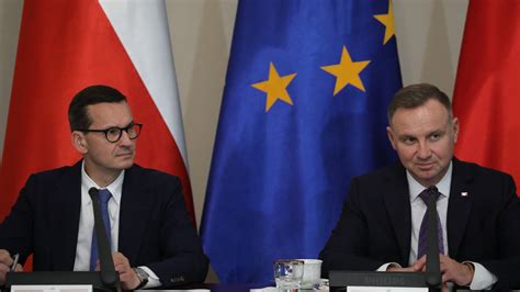 Którym politykom ufają Polacy Duda i Morawiecki na czele Złe wieści