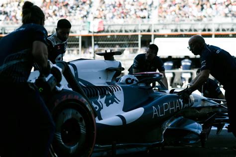 Ricciardo Devant Perez Avec Une Alpha Tauri L Humiliation De Trop Pour