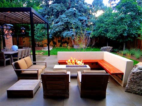 19 Magnificent Outdoor Fire Pit Designs