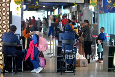 Jumlah Penumpang Naik Kai Perpanjang Keberangkatan Kereta Tambahan