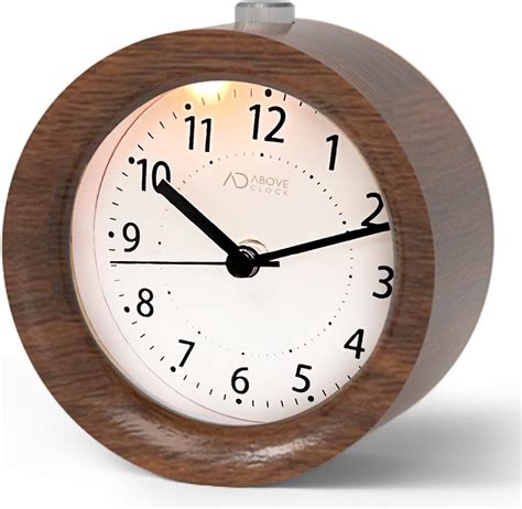 Amazon De Navaris Analog Holz Wecker Mit Snooze Retro Uhr Rund Mit